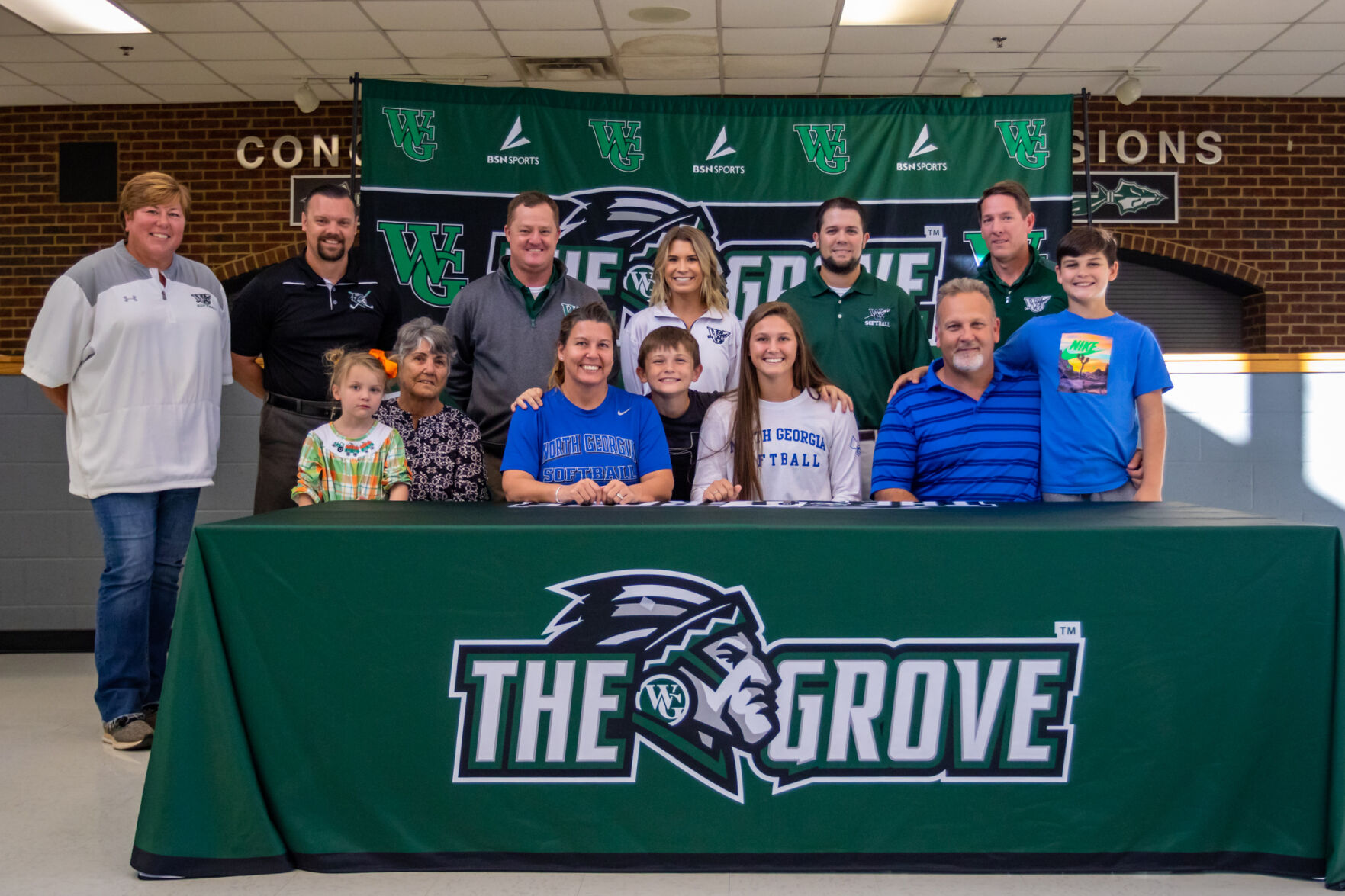 Perry makes it official with UNG